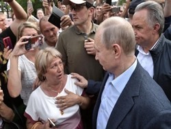 Визит Путина в затопленный Тулун скрыли от местных жителей - «Новости дня»
