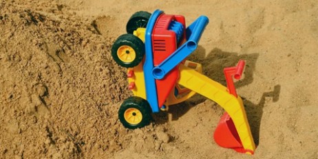 Во Львовской области 7-летнего мальчика насмерть засыпало песком - «Политика»