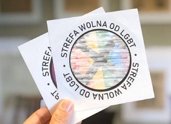 В Польше выпустили наклейки «Зона, свободная от ЛГБТ» - «Новости Дня»