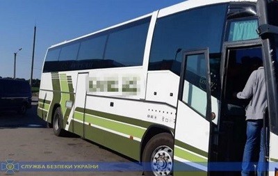 Два жителя Кадиевки незаконно перевозили пассажиров в ОРДЛО