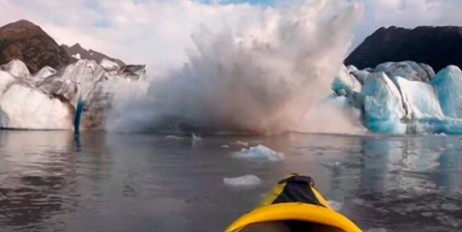 Каякеры на Аляске сняли опасный обвал ледника (видео) - «Происшествия»