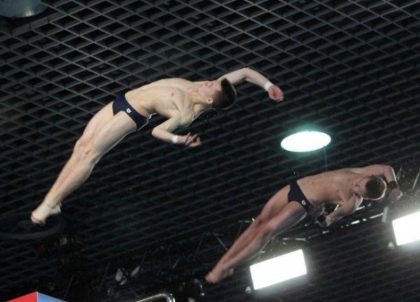 Алексей Середа и Олег Сербин – серебряные призеры ЧЕ в синхронных прыжках в воду с вышки - «Спорт»