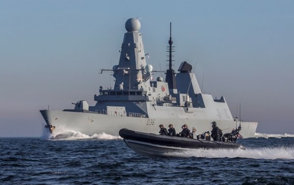 Британия отправила военный корабль в Ормузский пролив