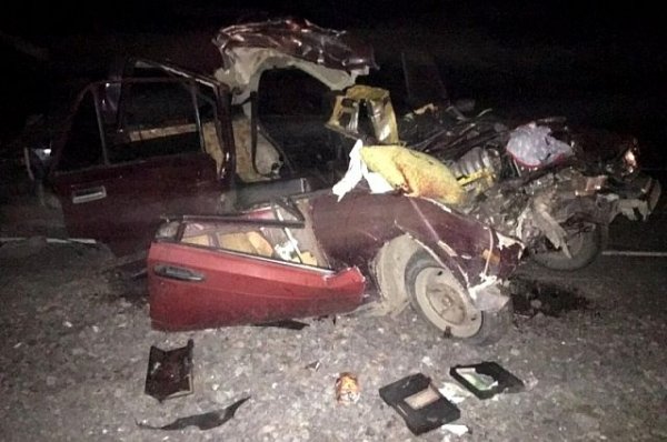 Четыре человека погибли в ДТП с грузовиком в Туве | Происшествия - «Политика»