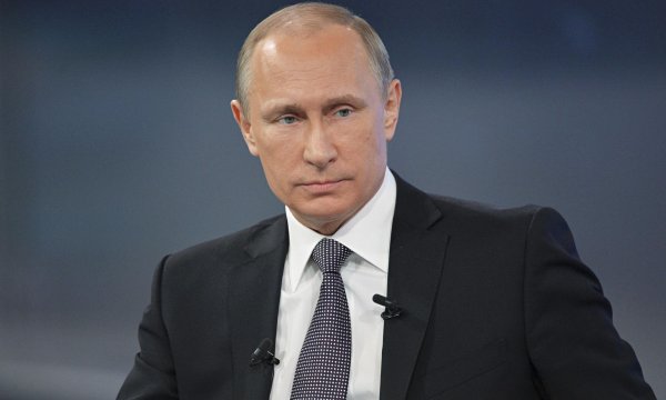 CNN: Трамп и Макрон решили пригласить Россию на встречу G7 в 2020 году. - «Новости дня»