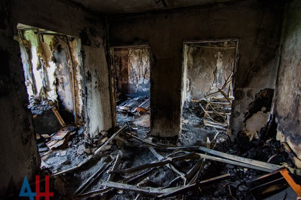 Два дома сгорели на севере Горловки в результате вечерних обстрелов со стороны ВСУ — Приходько