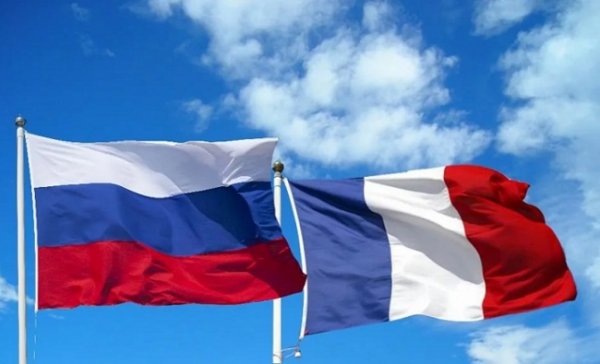 Экс-глава МИДа Франции: Нам нужно успеть подружиться с Россией раньше США - «Новости Дня»