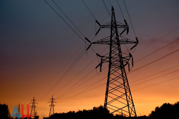 Энергетики ДНР за день устранили более половины вызванных непогодой нарушений электроснабжения