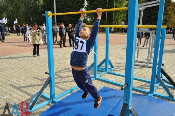 Глава ДНР отметил успехи физкультурников и спортсменов страны и пожелал им новых побед