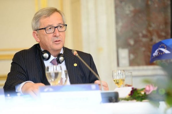 Глава Еврокомиссии Юнкер прервал свой отпуск из-за срочно операции | В мире | Политика - «Политика»