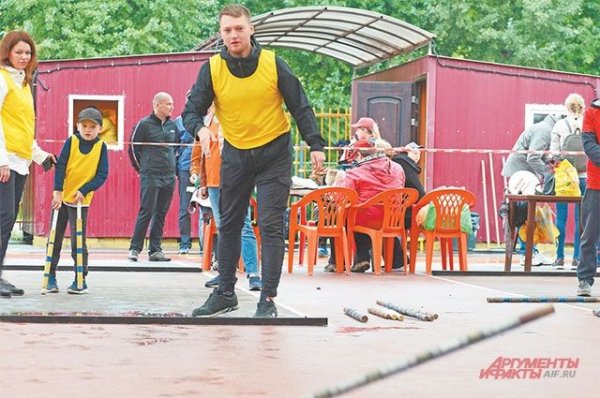 Игра на ловкость и смекалку. В Москве прошёл турнир по городошному спорту | Гагаринский | Мой район - «Политика»