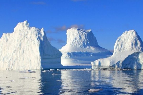 Из-за аномальной жары в Гренландии появились огромные озера - «Экономика»