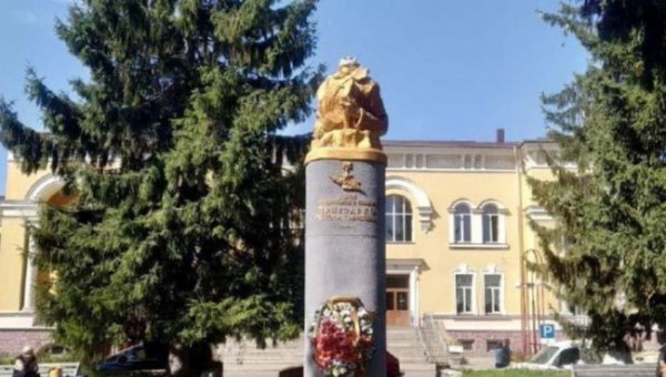 На Украине неизвестные набросились на памятник советскому партизану - «Новости Дня»