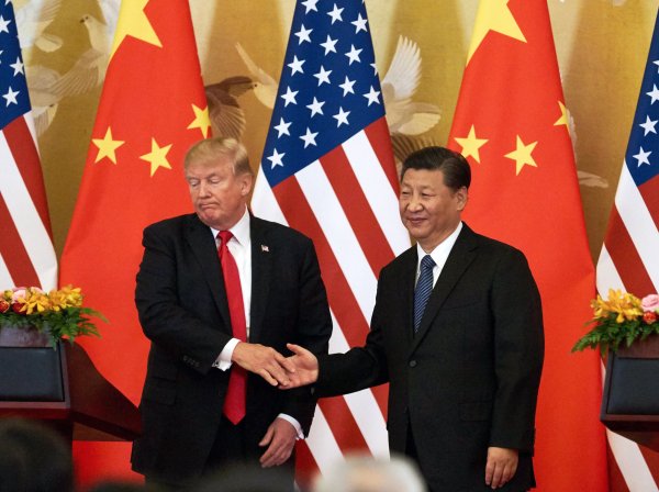 Не успеют опомниться: Трамп заявил, что торговая война с Китаем закончится быстро - «Авто новости»