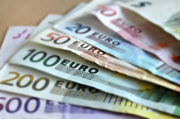 Официальный курс евро уменьшился на 67 копеек | Экономика | Деньги - «Происшествия»