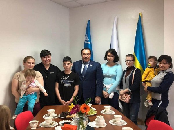 Окружной парламентарий Сергей Великий продолжает акцию «Собери ребенка в школу» - «Политика»