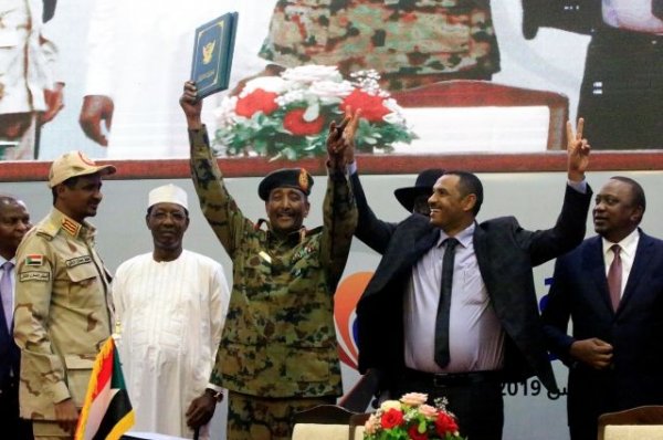 Оппозиция и военные Судана подписали соглашение о переходном периоде | В мире | Политика - «Политика»