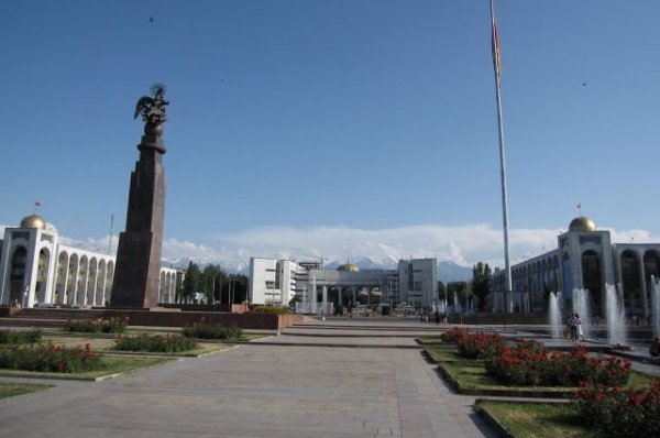Посольство РФ в Киргизии сообщило, что обстановка в Бишкеке спокойная | В мире | Политика - «Политика»