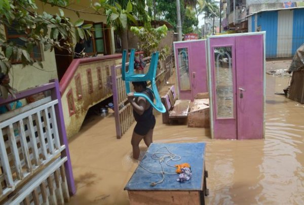 СМИ: число жертв наводнений на юге Индии достигло 200 человек | Происшествия - «Происшествия»