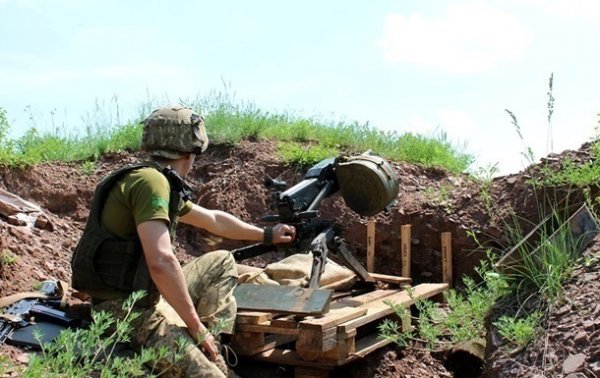 Сутки на Донбассе: 13 обстрелов, у ВСУ есть потери