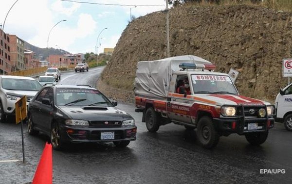 В Боливии столкнулись автобус и грузовик, 11 жертв