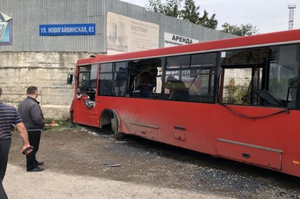 В Перми задержан водитель автобуса, который врезался в здание | Происшествия - «Происшествия»