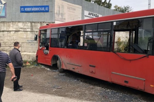 В РФ с начала года произошло около 3 тысяч ДТП по вине водителей автобусов | Происшествия - «Политика»