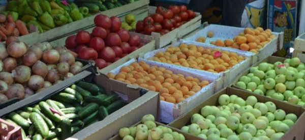 В России продолжают снижаться цены на овощи и фрукты - «Общество»