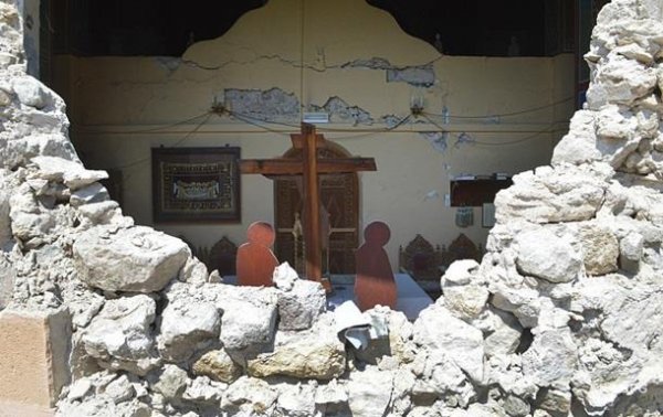 В Турции землетрясение повредило тысячу домов