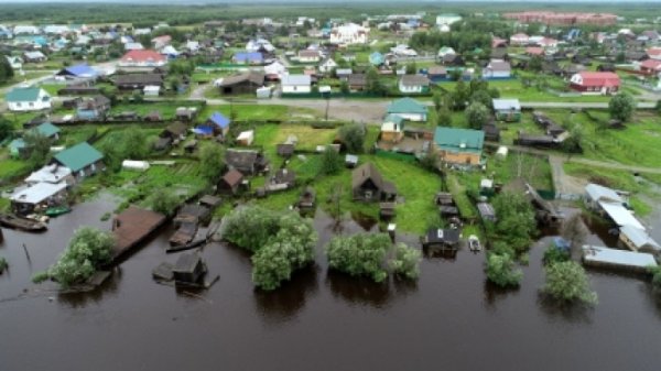 В Югре из-за непогоды затопило поселок