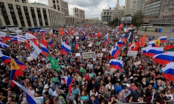 В Москве проходит согласованная с властями манифестация оппозиции - «Новости Дня»
