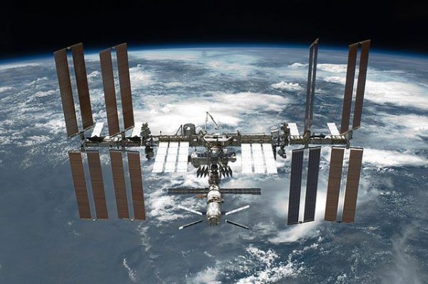 Высоту орбиты МКС увеличат на два с лишним километра | Наука | Общество - «Происшествия»