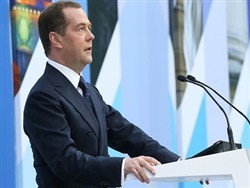 Медведев обозначил сроки перехода на четырехдневку в России - «Новости дня»