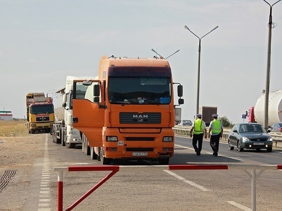 На дорогах Калмыкии и Астраханской области ограничат движение