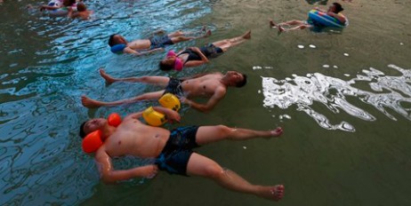 Почти 40 человек пострадали из-за утечки хлора в бассейне Пекина - «Спорт»