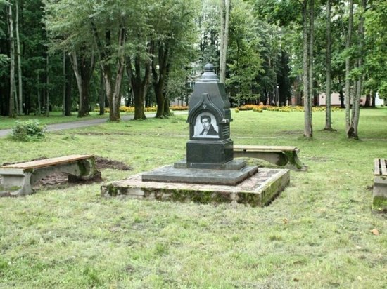 В городе Конаково перенесли памятник Гагарину