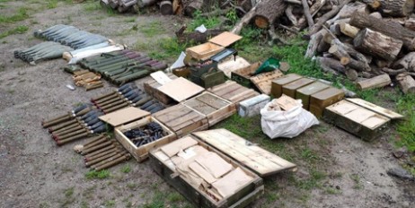 В Луганской области нашли тайник с РПГ, гранатами и патронами - «Политика»