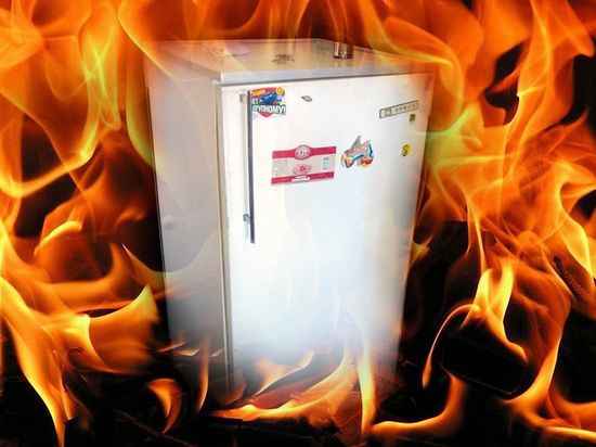 В Оренбурге из-за неисправного холодильника начался пожар