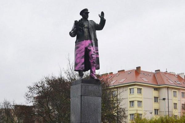 Власти Праги спрячут памятник маршалу Коневу - «Новости Дня»
