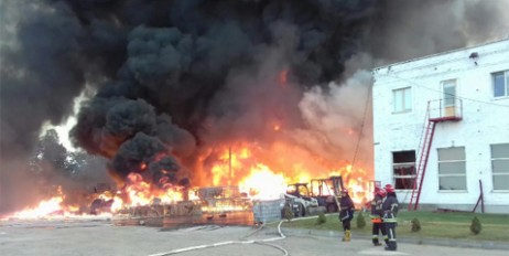 Во Львовской обл. произошел масштабный пожар на складах, есть пострадавшие - «Экономика»