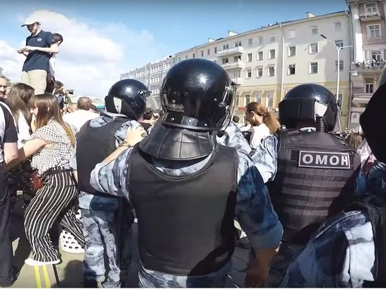 Жительница Москвы пожаловалась на сына-оппозиционера в полицию - «Технологии»