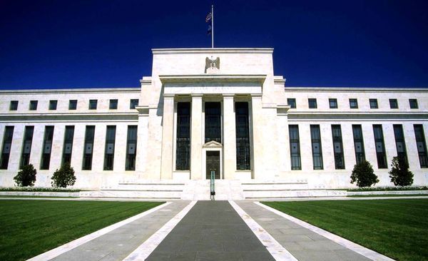 Глава ФРС ответил на критику Трампа после снижения процентной ставки - «Новости Дня»