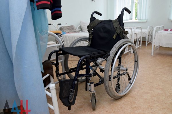 Более 600 жителей с инвалидностью в ДНР будут обеспечены креслами для передвижения – Толстыкина