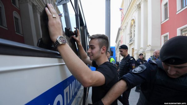 "Госуслуги" выписали активистке штраф за митинг до начала суда - «Новости дня»