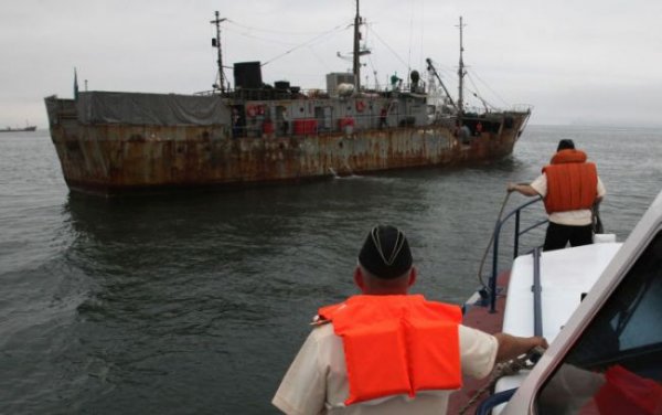 Инцидент с кораблями КНДР: пострадали не 3, а 4 российских пограничника - «Новости Дня»