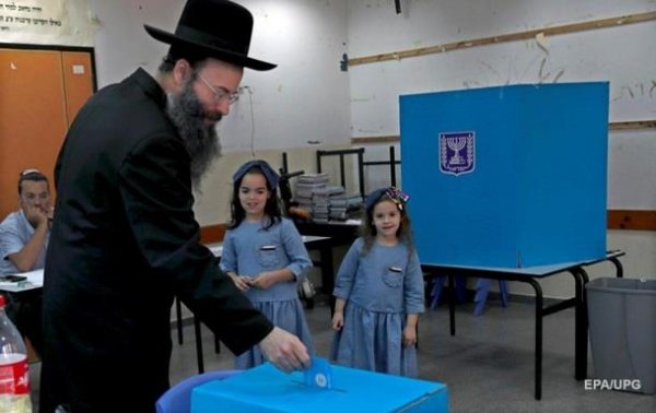 На парламентских выборах в Израиле лидируют две партии
