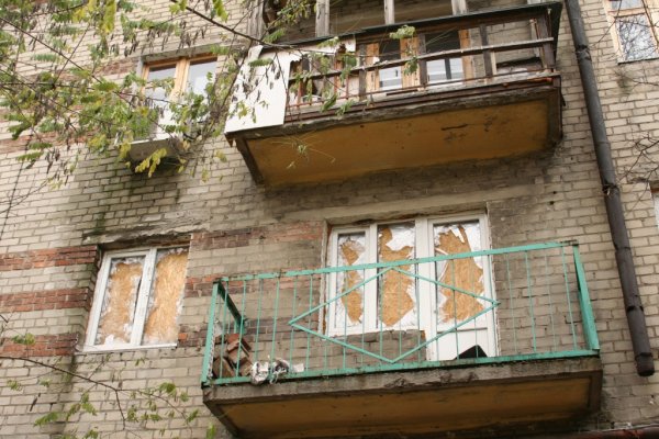 Огнем ВСУ повреждена многоэтажка в прифронтовой Горловке, пострадавших нет – СЦКК