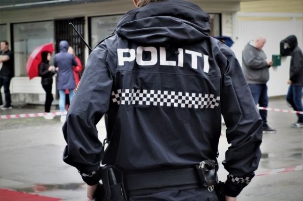 Полиция эвакуирует жителей вокруг горящего в Норвегии российского траулера | Происшествия - «Происшествия»
