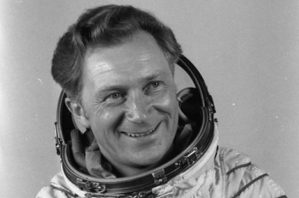 Умер первый немецкий космонавт Зигмунд Йен | Общество - «Политика»