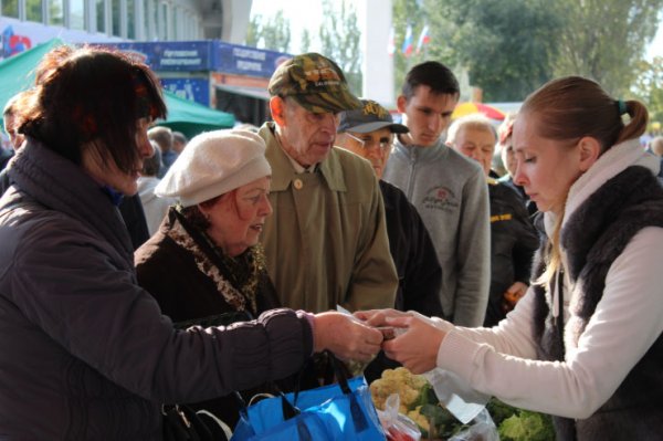 В Донецке прошла продовольственная ярмарка с ценами на товары до 50% ниже, чем в магазинах